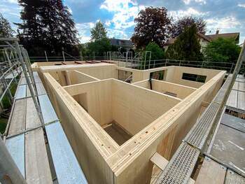 Bauphase eines Vollholzhauses